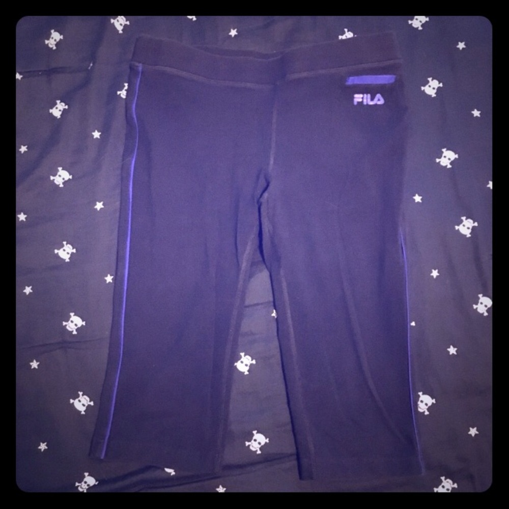 FILA Fitted Capri Leggings / Yoga Pants Sz M